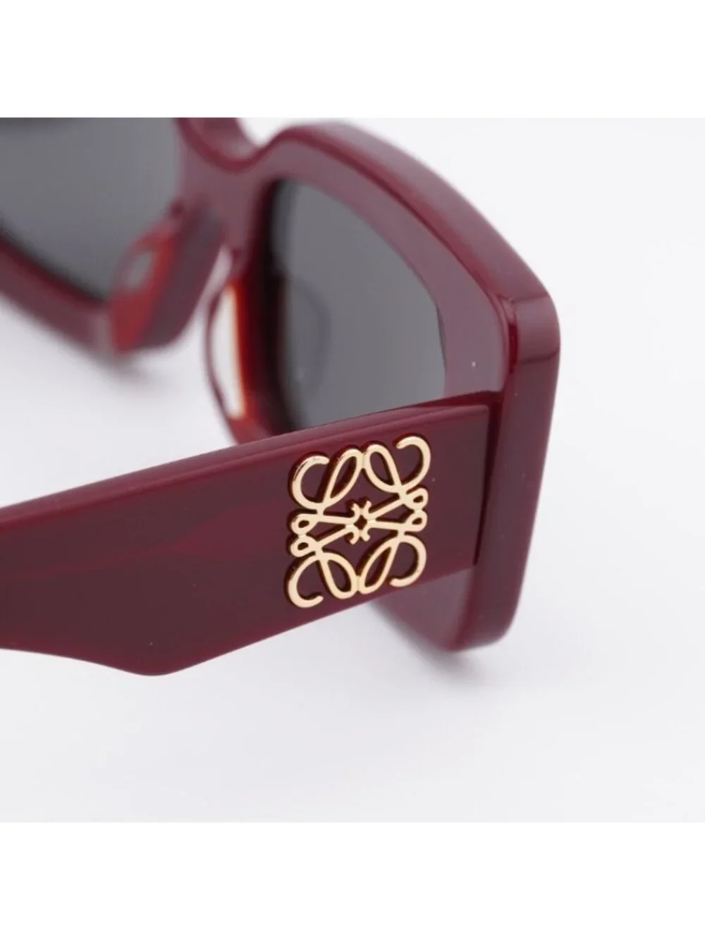 Loewe authentic lw40102f
